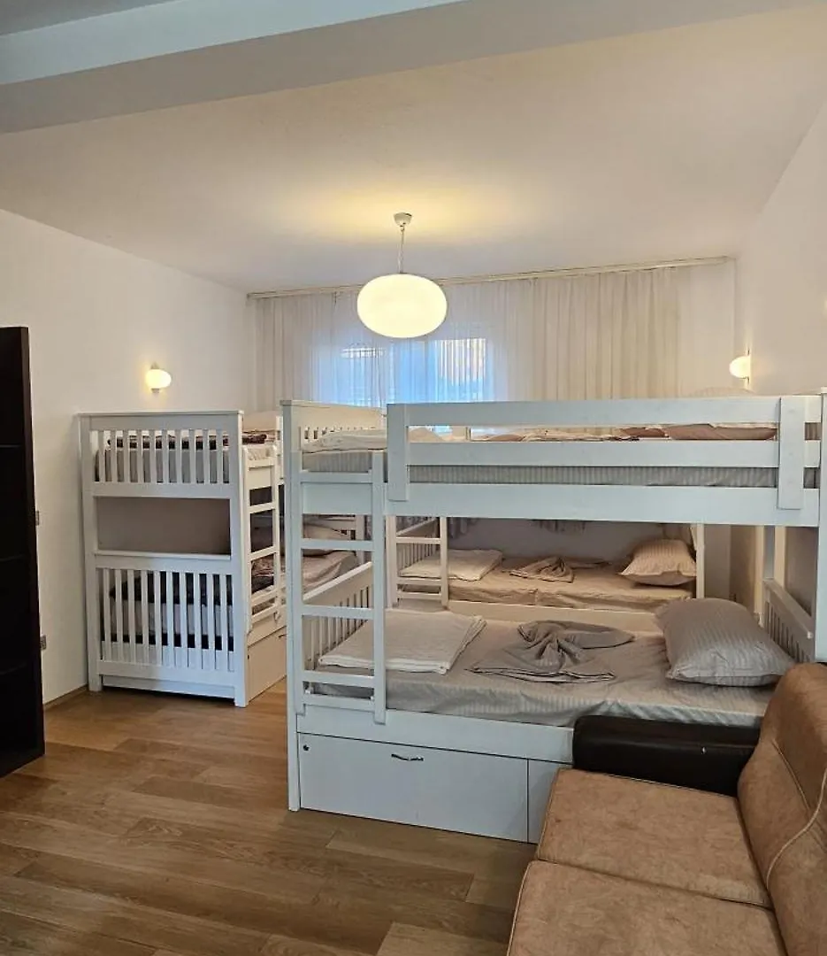 Ihostel Tirana 0*,  Albania