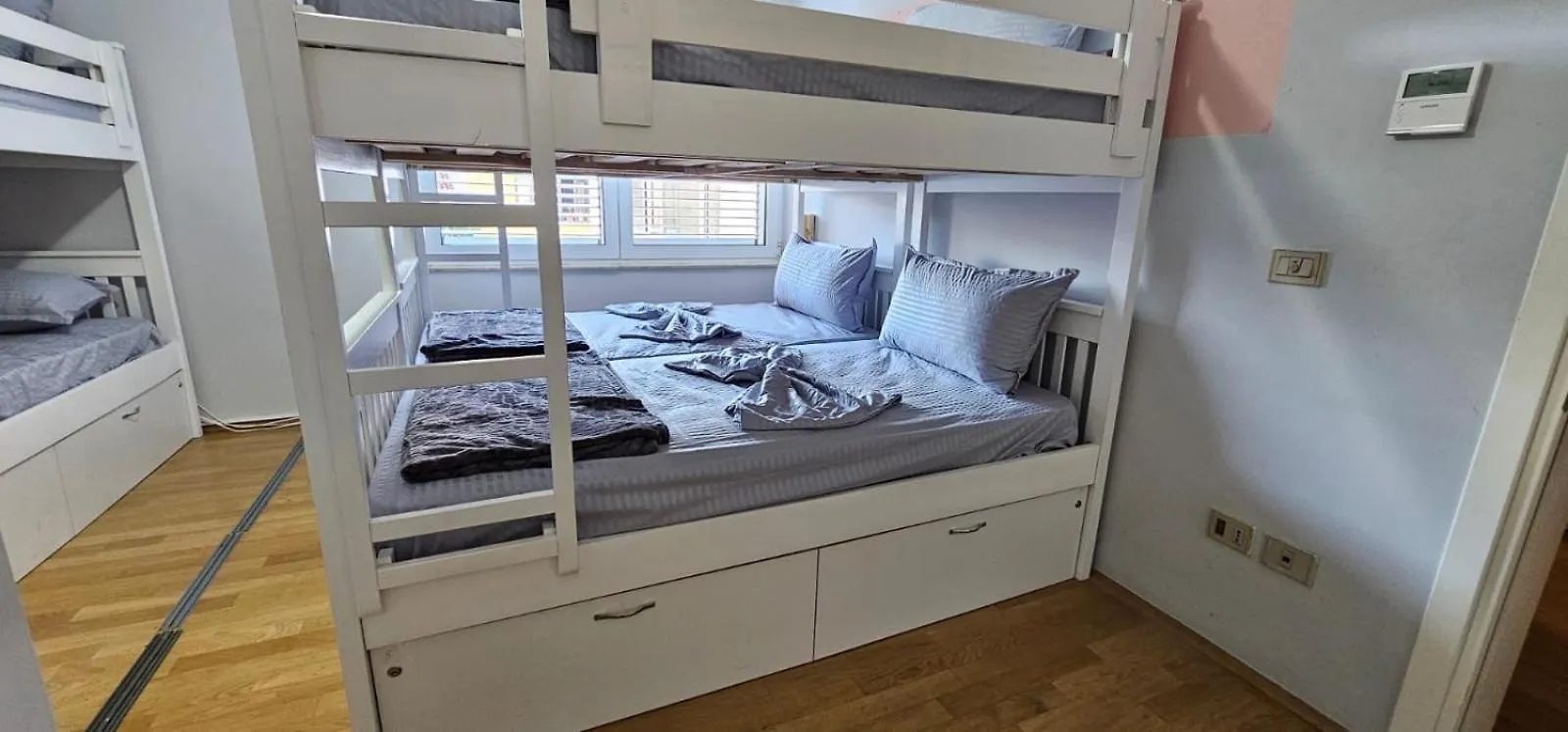 Ihostel 地拉那